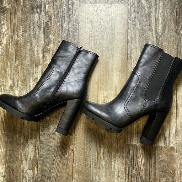 Bar III Sleek Black Heeled Boots Size 10 - Picture 11 of 16